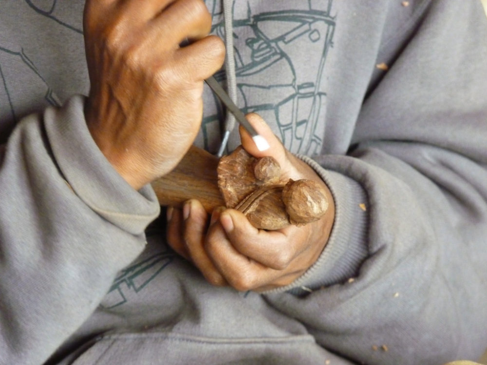 Le travail du bois à Ambositra - Art de Madagascar