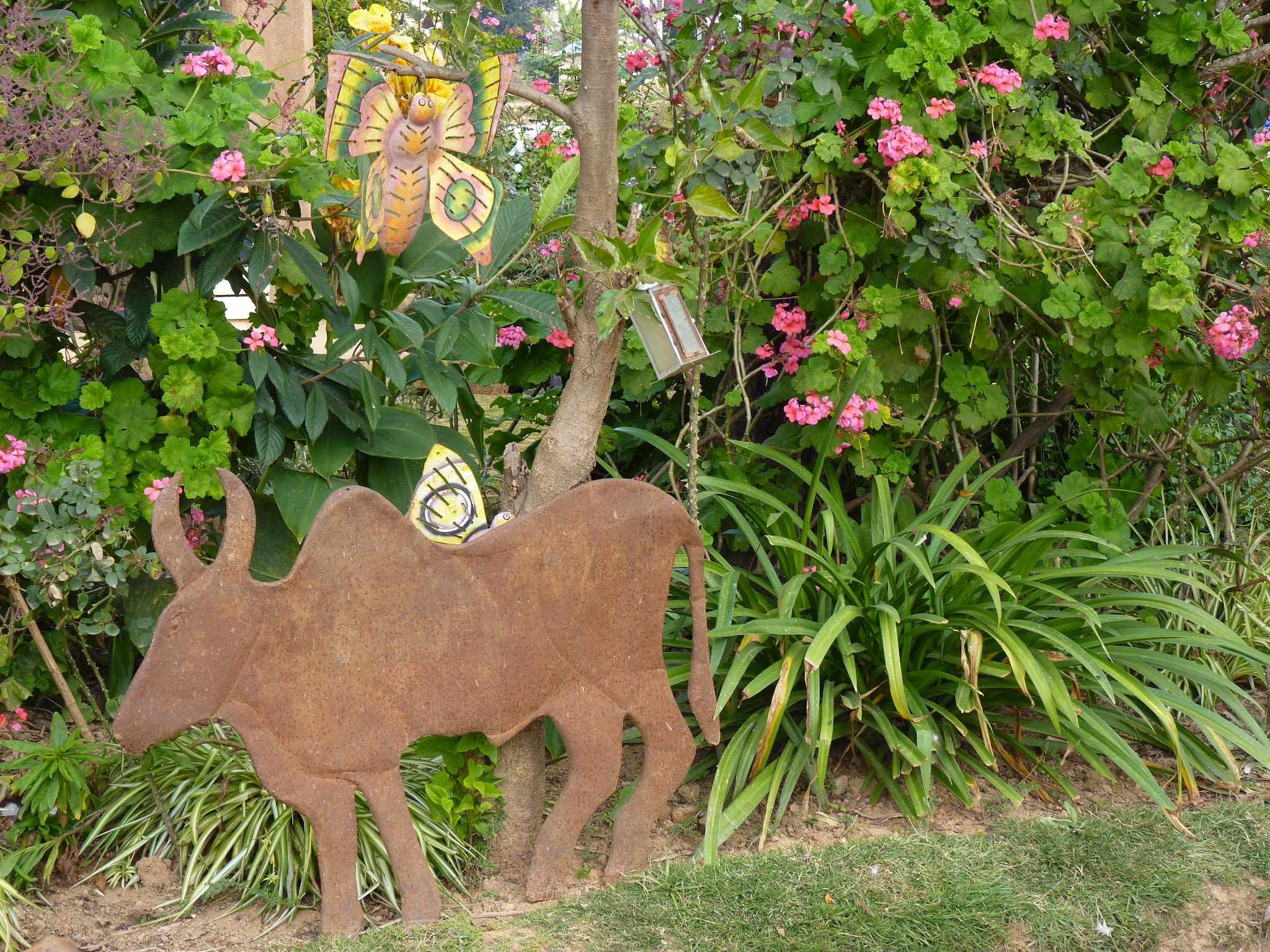 Bienvenue chez Violette à Mandroseza - Art de Madagascar Bienvenue chez Violette à Mandroseza - Art de Madagascar