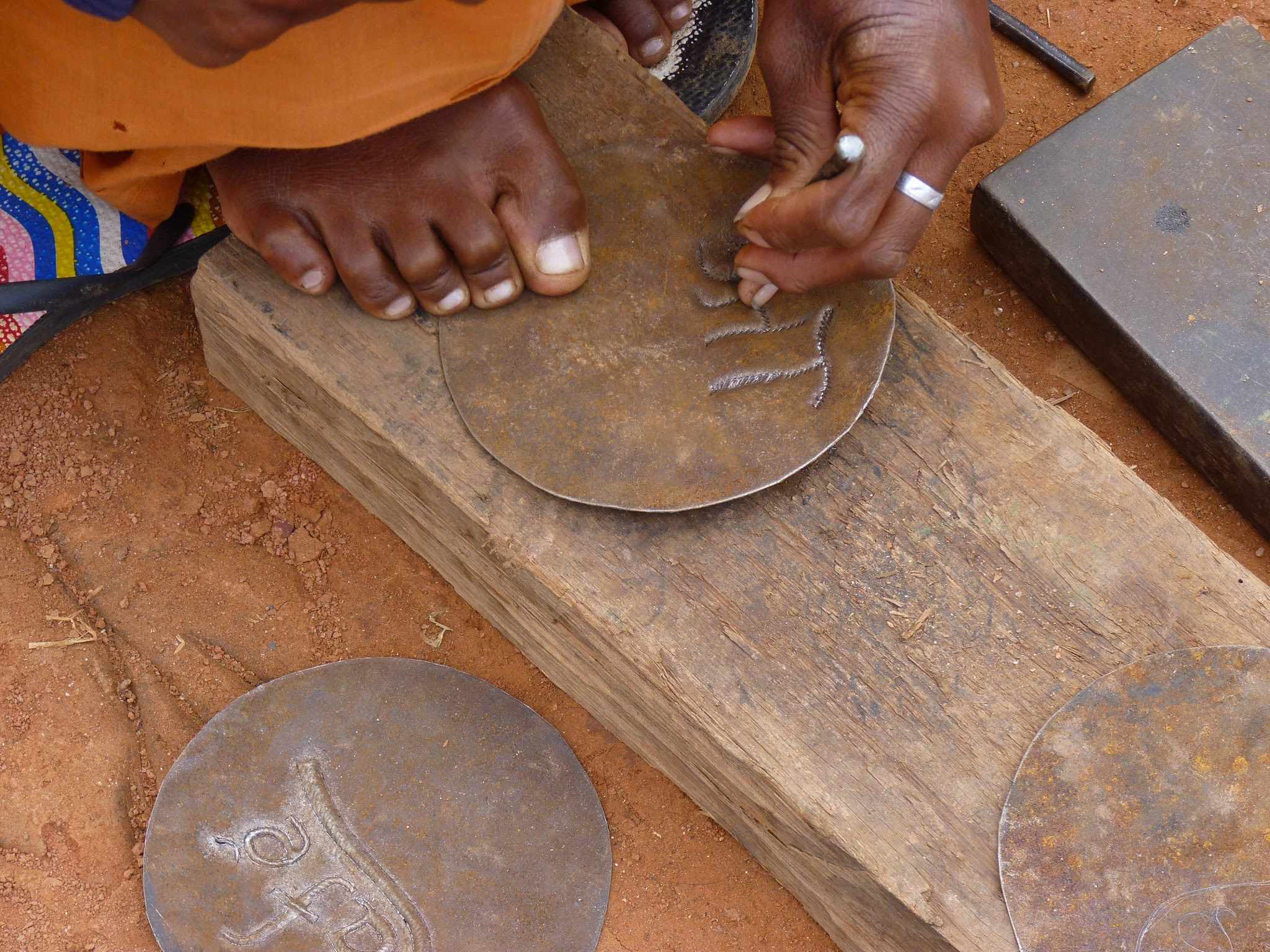 Le travail du métal recyclé - Art de Madagascar Le travail du métal recyclé - Art de Madagascar