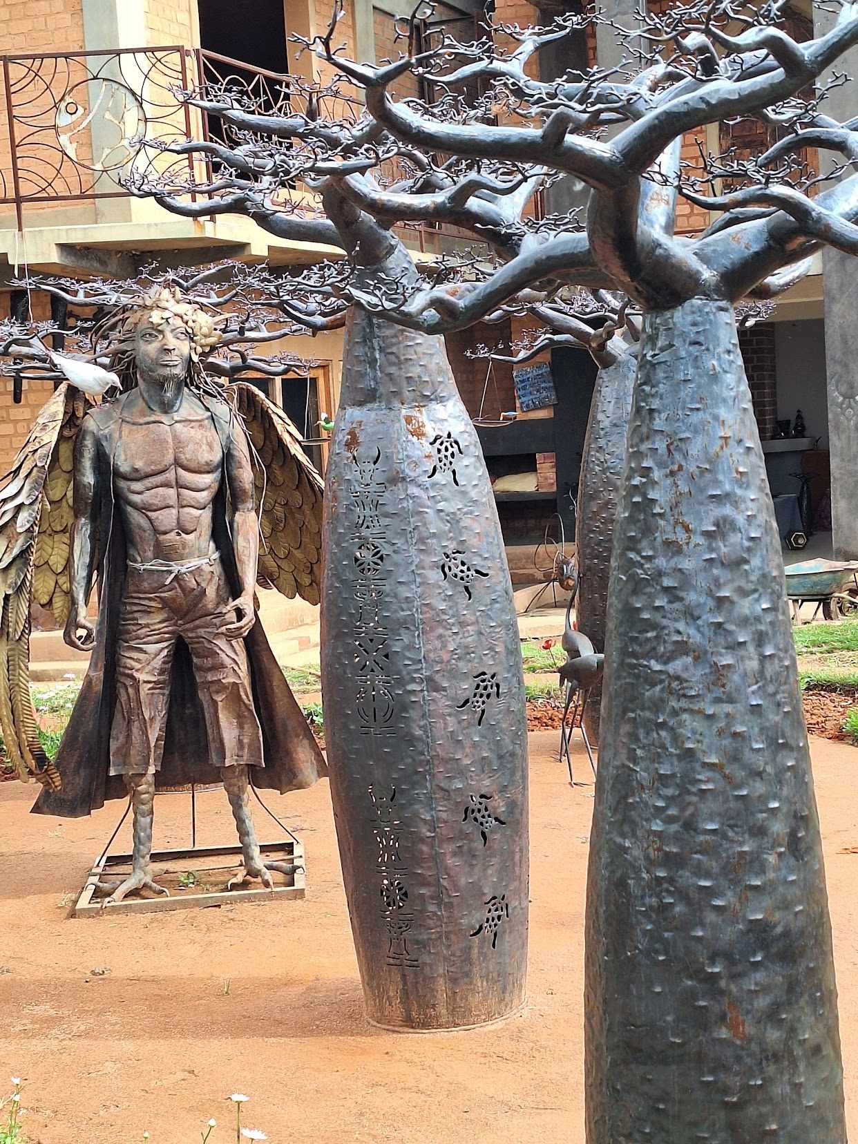 Atelier de feronnerie solidaire à Mandroseza - Art de Madagascar