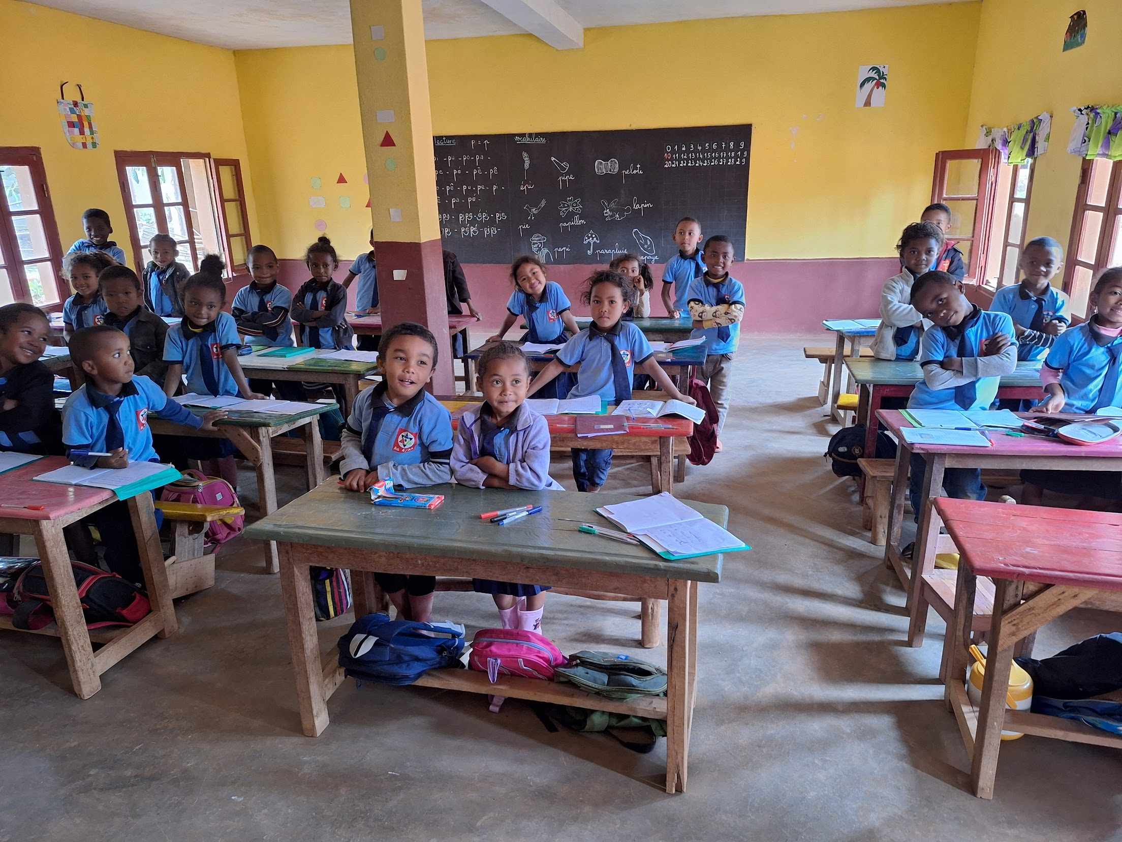 L'école de l'atelier solidaire de Violette - Art de Madagascar L'école de l'atelier solidaire de Violette - Art de Madagascar