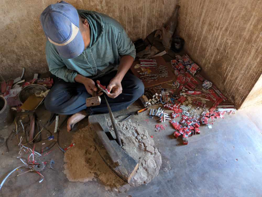 Fabrication de la miniature - Art de Madagascar Fabrication de la miniature - Art de Madagascar
